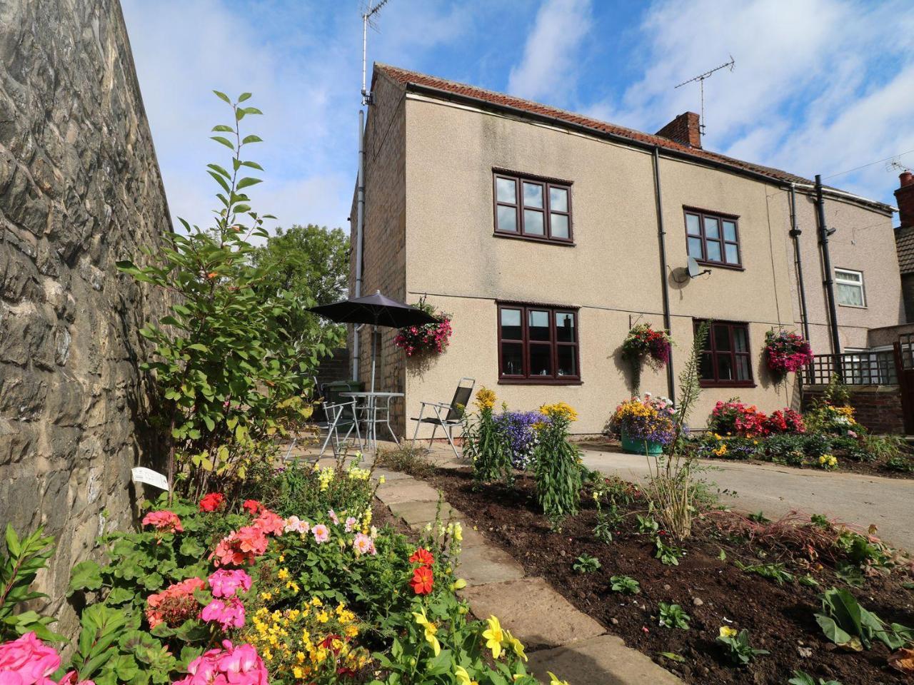 Dove Cottage Clowne Exterior photo