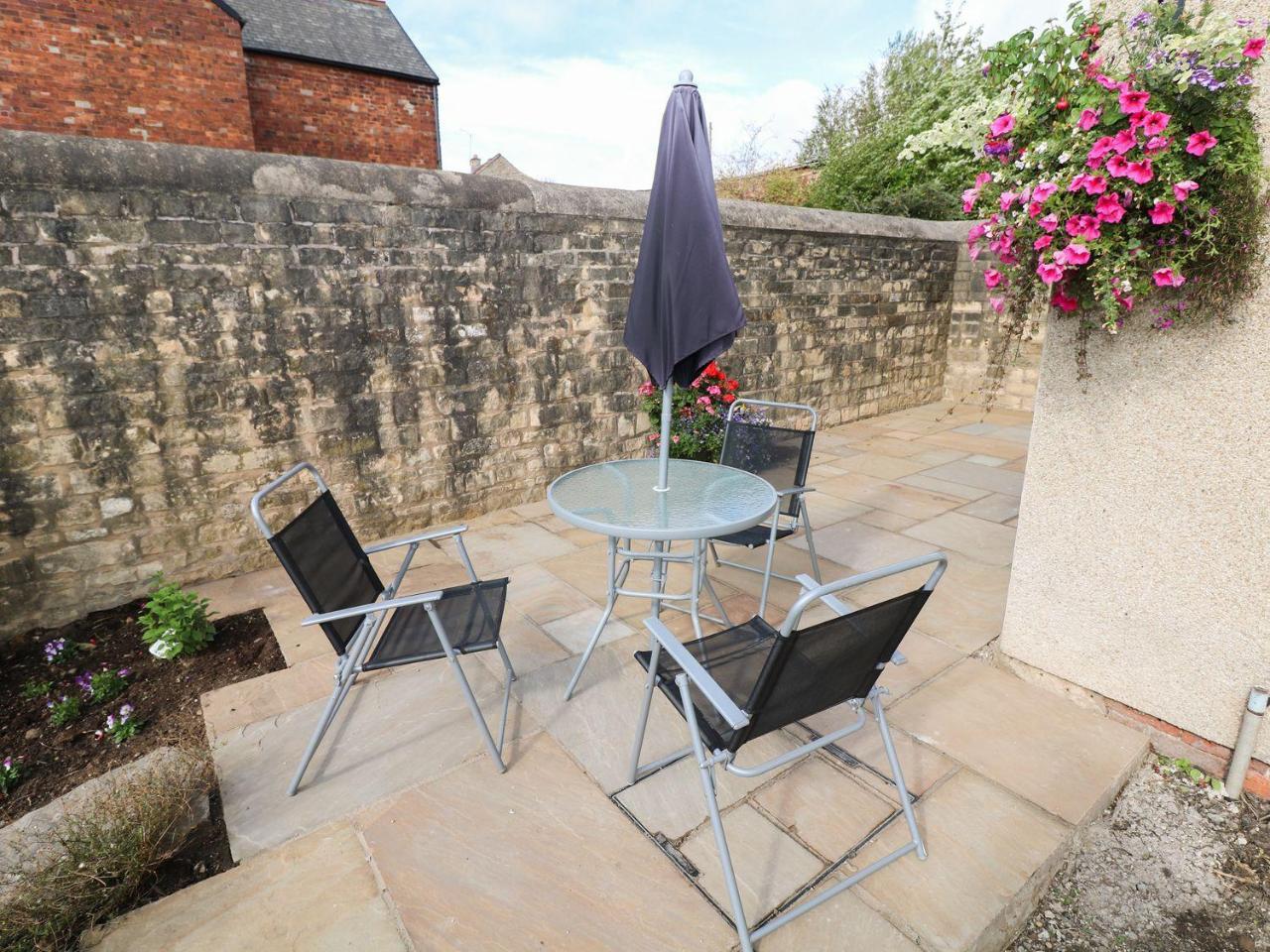 Dove Cottage Clowne Exterior photo
